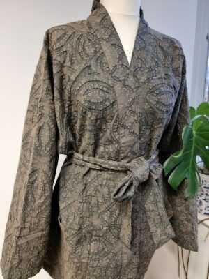 Applique Cotton Knee Length Reversible Kimono in Brown & Grey - Image 4