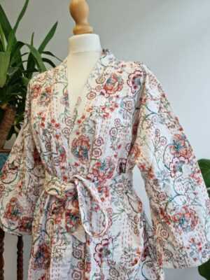 Kantha Cotton Long Reversible Kimono in White Red & Green Oriental - Image 2