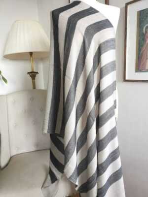 Fine Wool Pashmina Unisex Stripe Scarf in Black & Grey - Image 4
