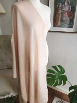 Fine Wool Ombre Pashmina Unisex Reversible Scarf in Neutral Blush - Image 2