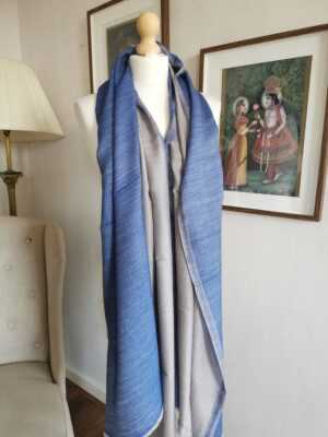 Fine Wool Pashmina Unisex Reversible Scarf in Blue & Grey - Image 2