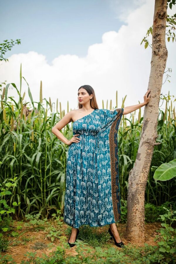 One shoulder silk kaftan in blue