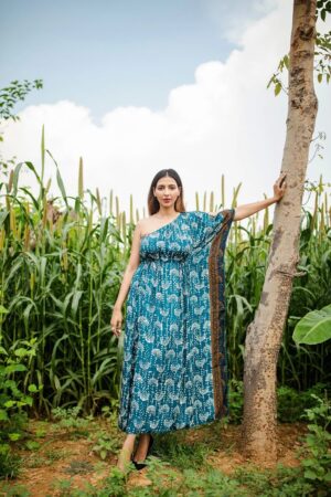 One shoulder silk kaftan in blue - Image 2