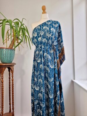 One shoulder silk kaftan in blue - Image 4