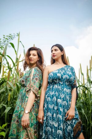One shoulder silk kaftan in blue - Image 6