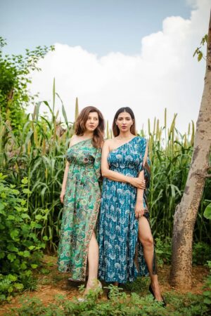 One shoulder silk kaftan in blue - Image 7