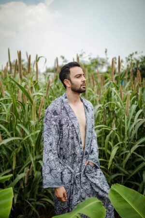 Monochromic Silk Men's Boho Kimonos - Image 2