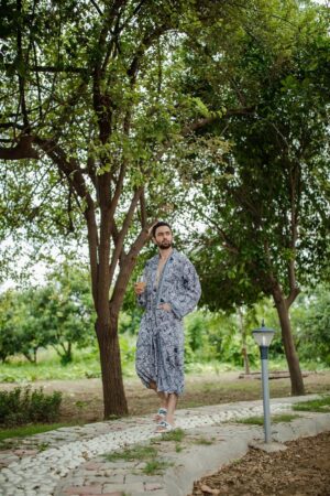 Monochromic Silk Men's Boho Kimonos - Image 6