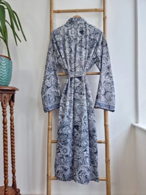 Monochromic Silk Men's Boho Kimonos - Image 7