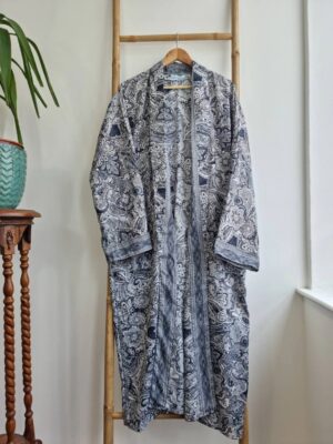 Monochromic Silk Men's Boho Kimonos - Image 9